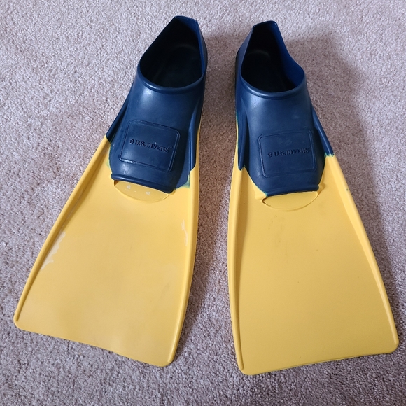 U.S. Divers Kids Flippers - Picture 2 of 5